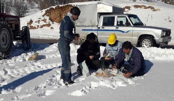 قطع شبکه برق 12 روستای کرمانشاه بە علت بارش برف