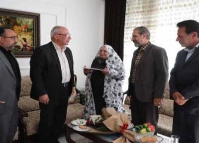 ملاقات با خانواده شهدا و ایثارگران در شهرکرد