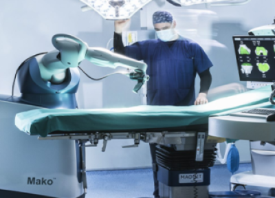 آشنایی با ربات جراح ماکو ، انجام بیش از 300 هزار جراحی پیروز