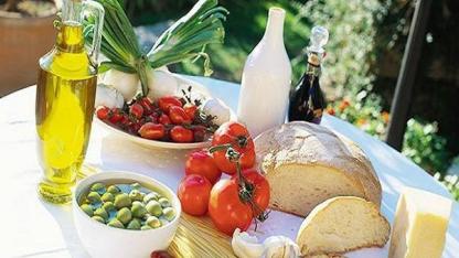 تاثیر رژیم غذایی مدیترانه ای بر کاهش ریسک سرطان روده