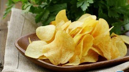 خوردن بیش از حد چیپس باعث می گردد تا پیرتر به نظر برسید!